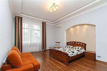 Uavoyage Business Apartments Kiev Ngoại thất bức ảnh