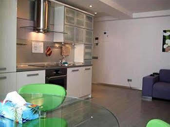 Uavoyage Business Apartments Kiev Ngoại thất bức ảnh